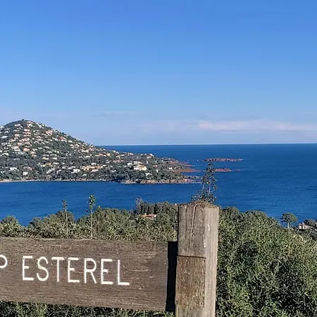 Escapade Ensoleillée Sur La Côte D'azur - Cap Estérel