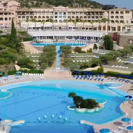 Апартаменты Escapade Ensoleillee Sur La Cote D'azur - Cap Esterel Сен-Рафаэль