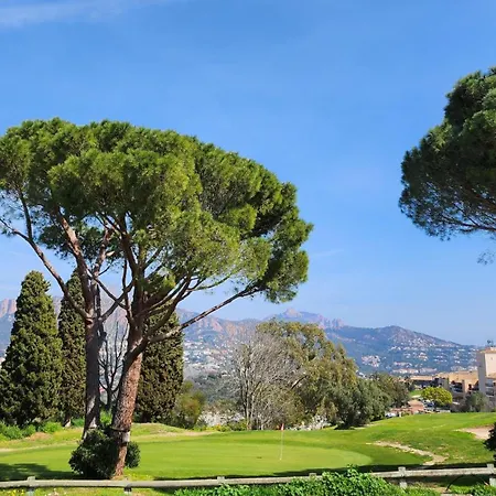 Апартаменты Escapade Ensoleillee Sur La Cote D'azur - Cap Esterel Сен-Рафаэль