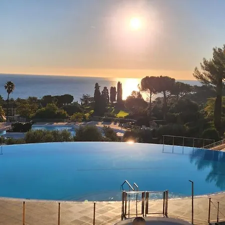 Апартаменты Escapade Ensoleillee Sur La Cote D'azur - Cap Esterel *