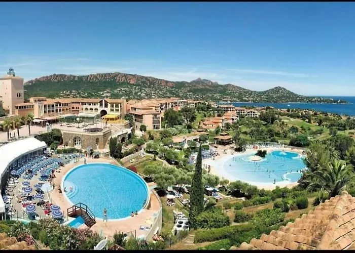 Апартаменты Escapade Ensoleillee Sur La Cote D'azur - Cap Esterel