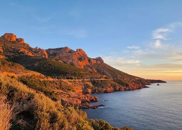 Escapade Ensoleillee Sur La Cote D'azur - Cap Esterel Апартаменты *