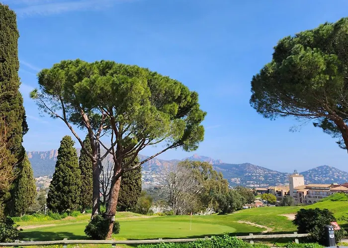 Апартаменты Escapade Ensoleillee Sur La Cote D'azur - Cap Esterel Сен-Рафаэль